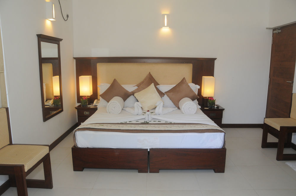 White Villa Resort อาฮังกัลลา ภายนอก รูปภาพ