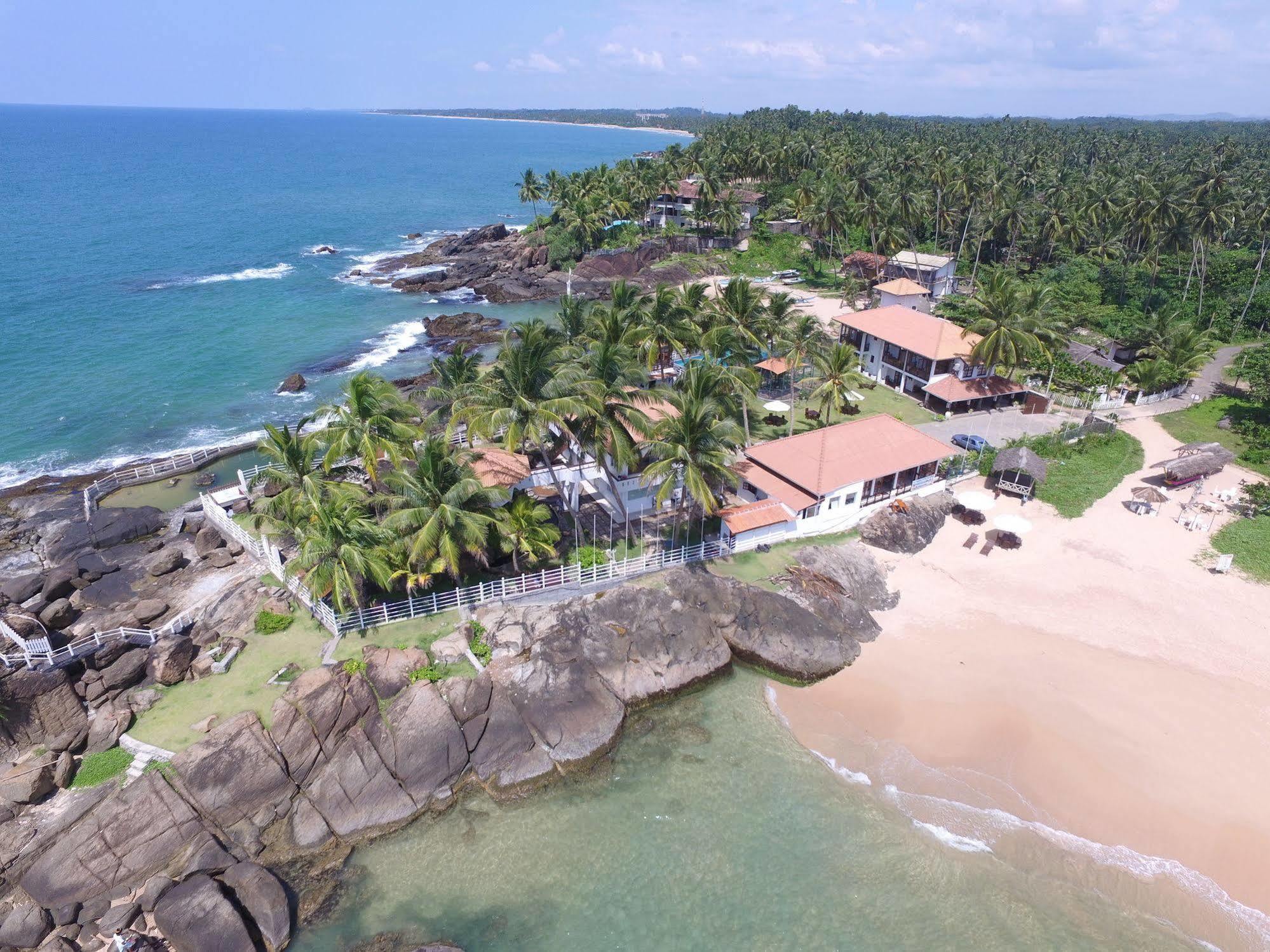 White Villa Resort อาฮังกัลลา ภายนอก รูปภาพ