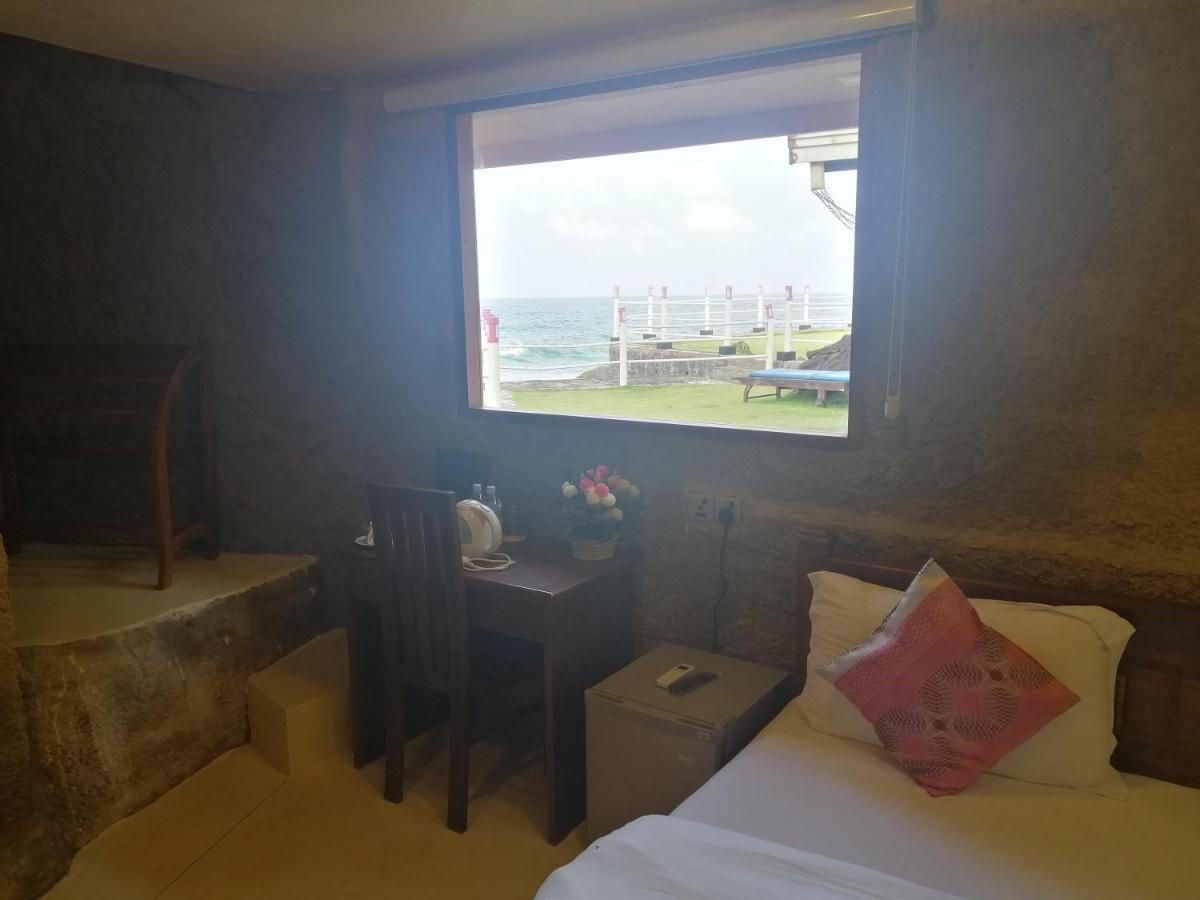 White Villa Resort อาฮังกัลลา ภายนอก รูปภาพ